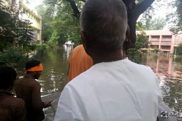 Celebs at Chennai Flood Relief Activities